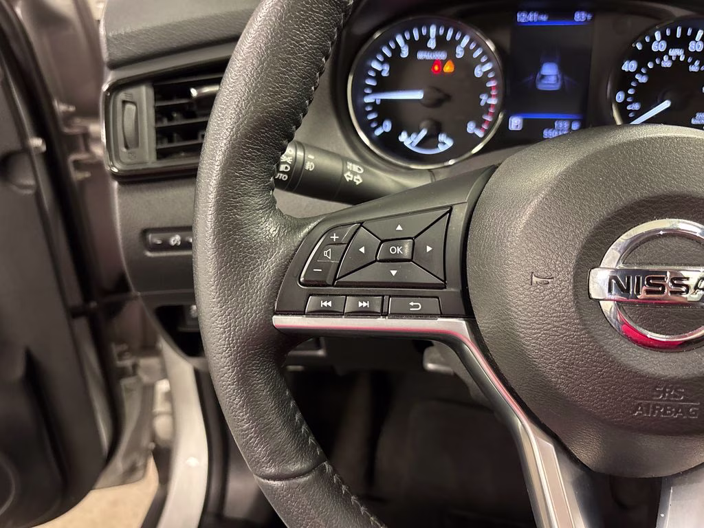 2019 Brilliant Silver Metallic Nissan Rogue SL AWD SUV