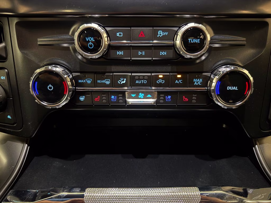 2026 Avalanche Ford F-150 Lariat 4X4 Truck