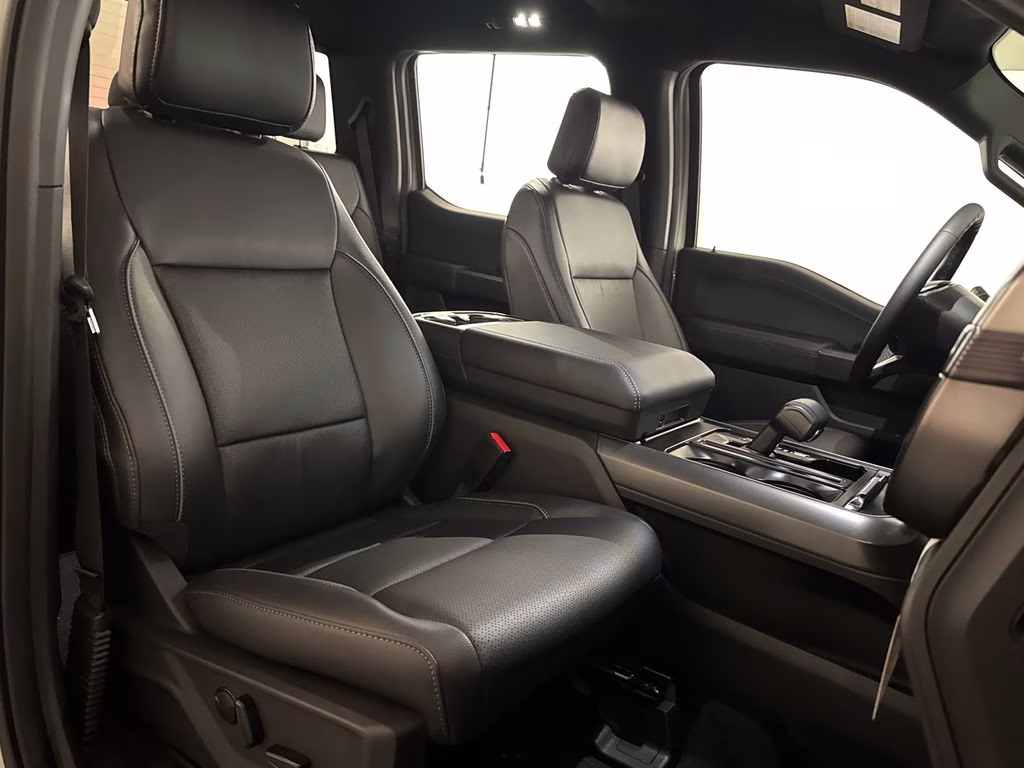 2026 Avalanche Ford F-150 Lariat 4X4 Truck