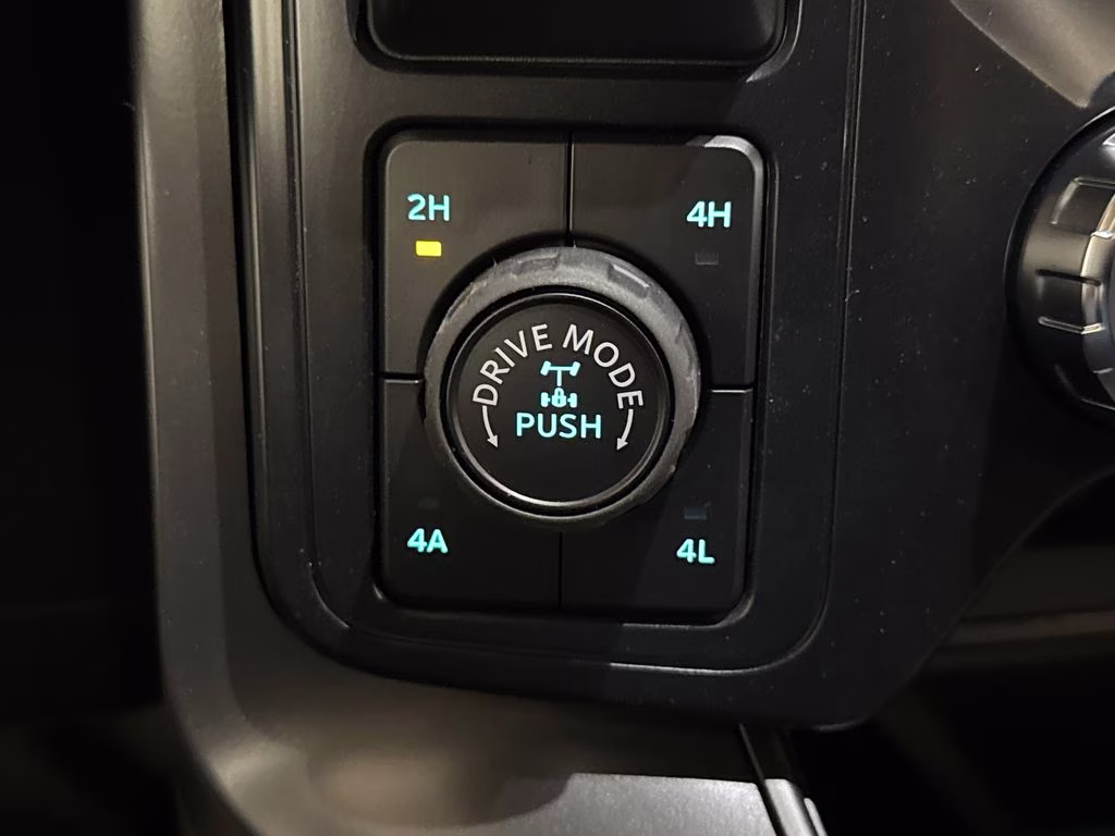 2026 Avalanche Ford F-150 Lariat 4X4 Truck