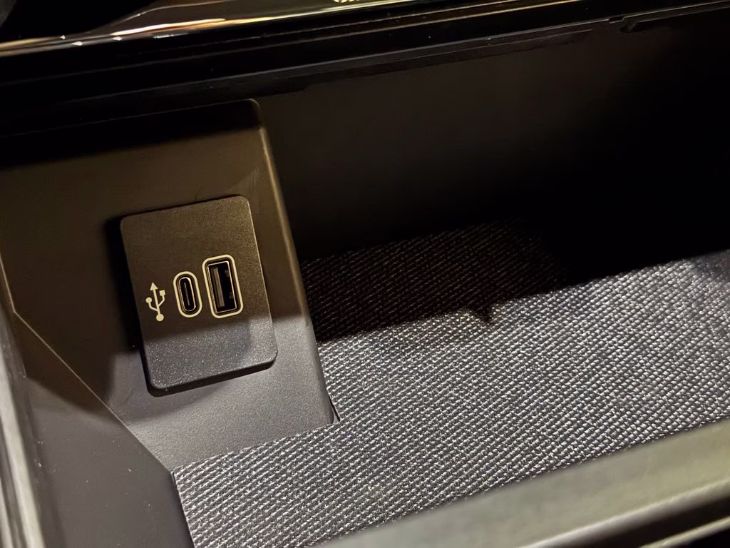 2026 Avalanche Ford F-150 Lariat 4X4 Truck