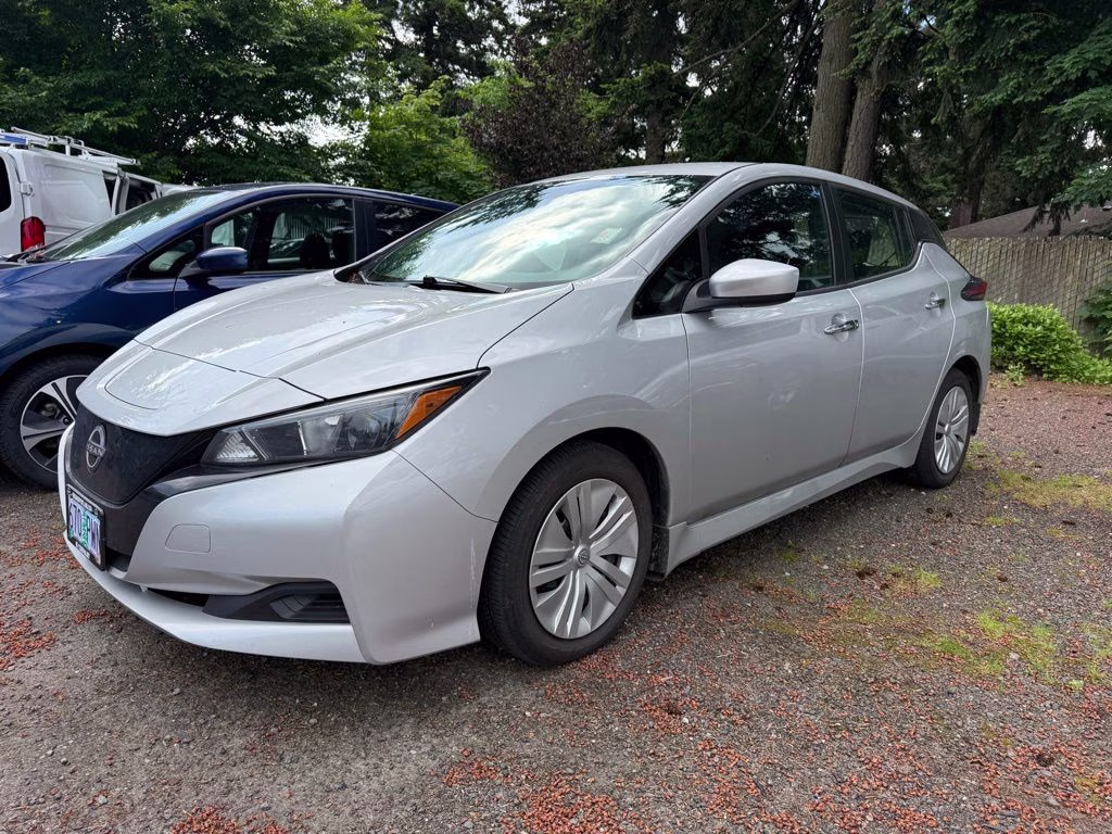 2024 Brilliant Silver Metallic Nissan LEAF S FWD Hatchback