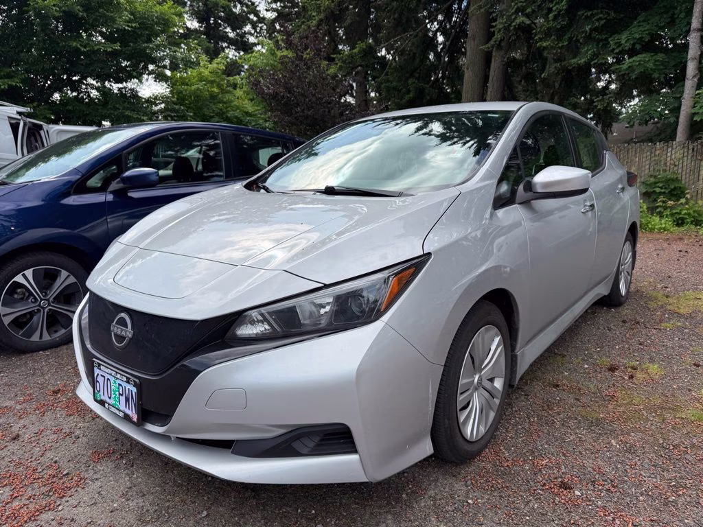 2024 Brilliant Silver Metallic Nissan LEAF S FWD Hatchback