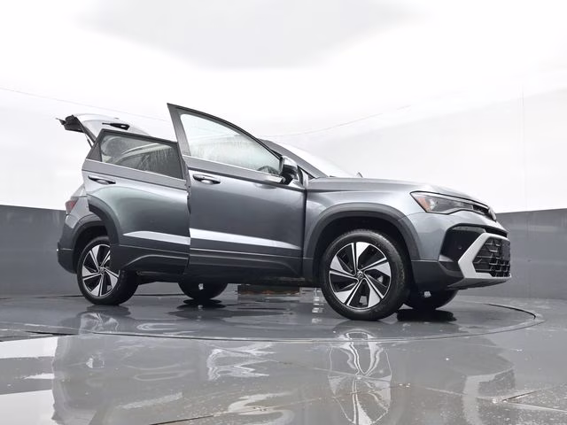 2025 Silver Volkswagen Taos 1.5T SE AWD SUV