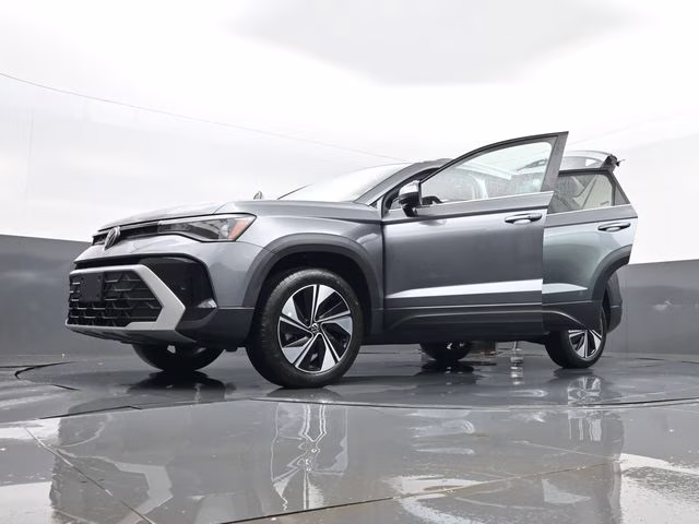 2025 Silver Volkswagen Taos 1.5T SE AWD SUV