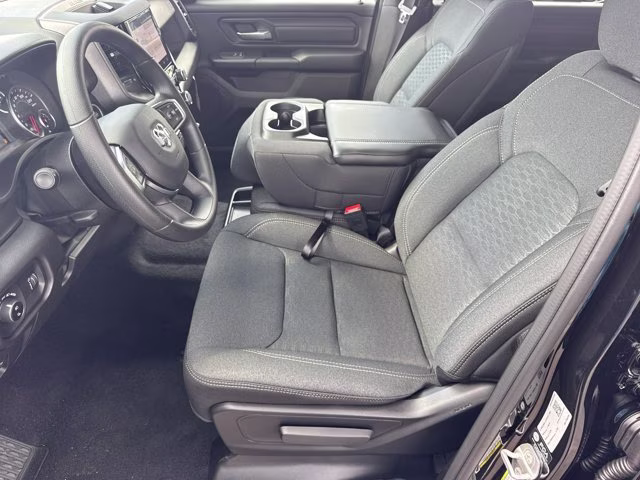 2026 Diamond Black Crystal Pearlcoat Ram 1500 Express RWD Truck