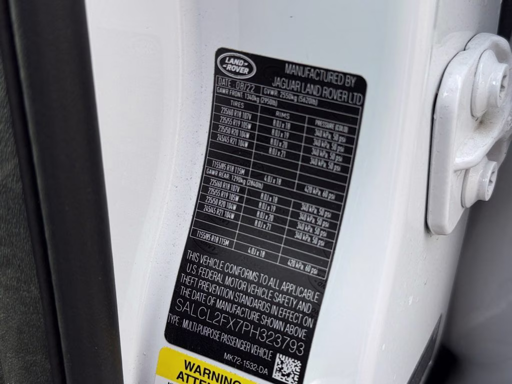 2023 White Land Rover Discovery Sport SE R-Dynamic AWD SUV