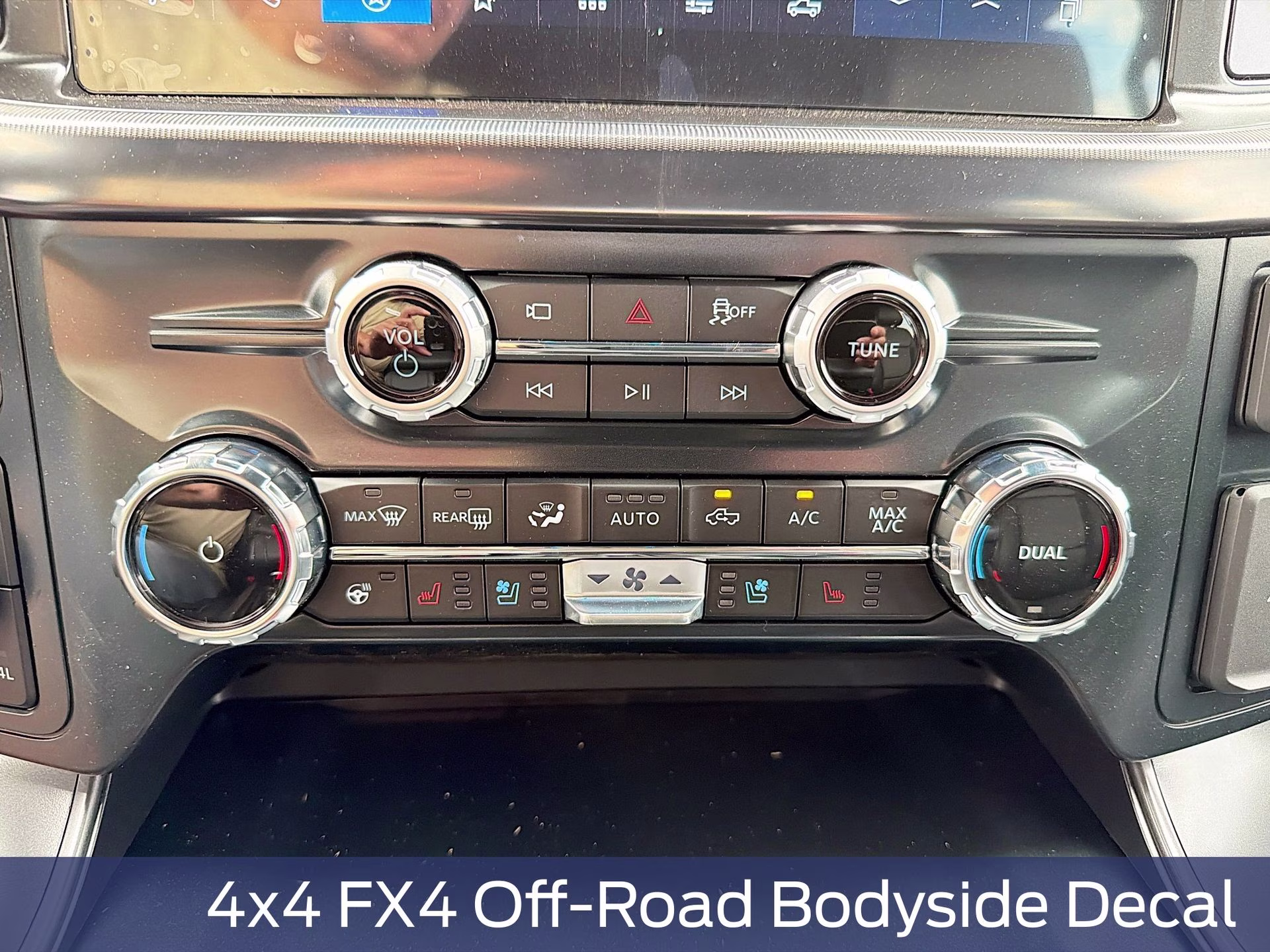 2026 Oxford White Ford F-150 Lariat 4X4 Truck
