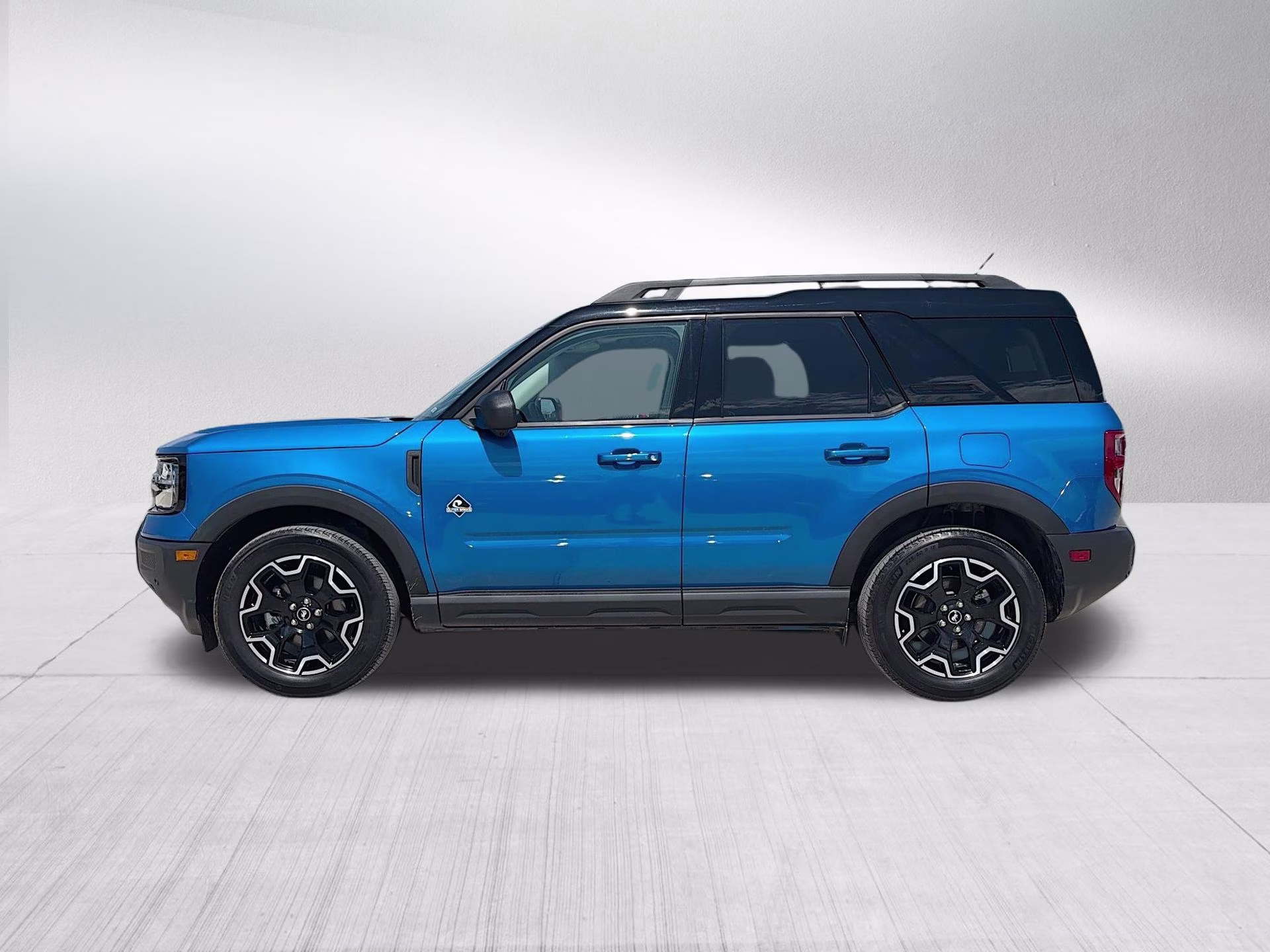 2025 Velocity Blue Metallic Ford Bronco Sport Outer Banks 4X4 SUV