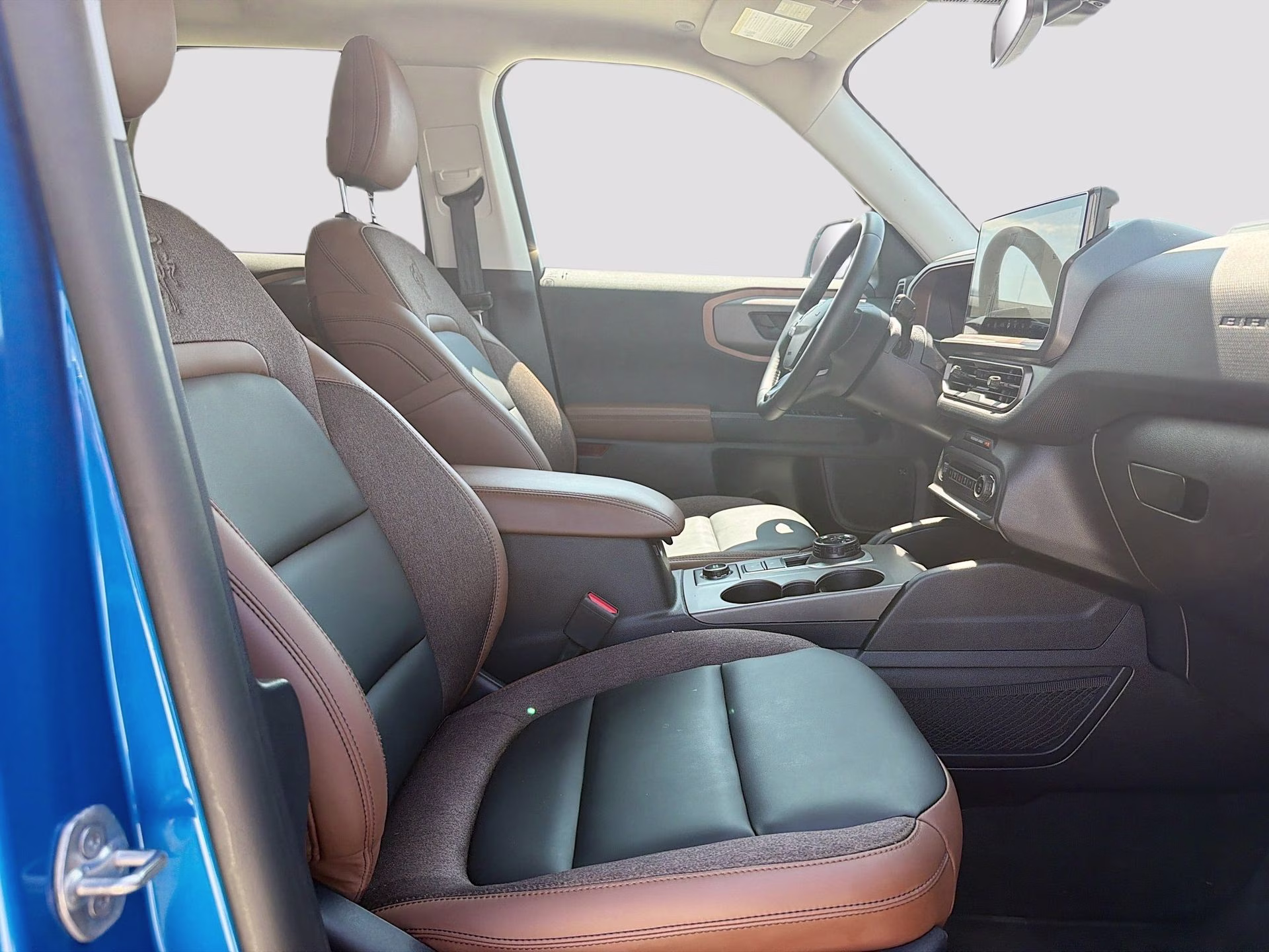 2025 Velocity Blue Metallic Ford Bronco Sport Outer Banks 4X4 SUV