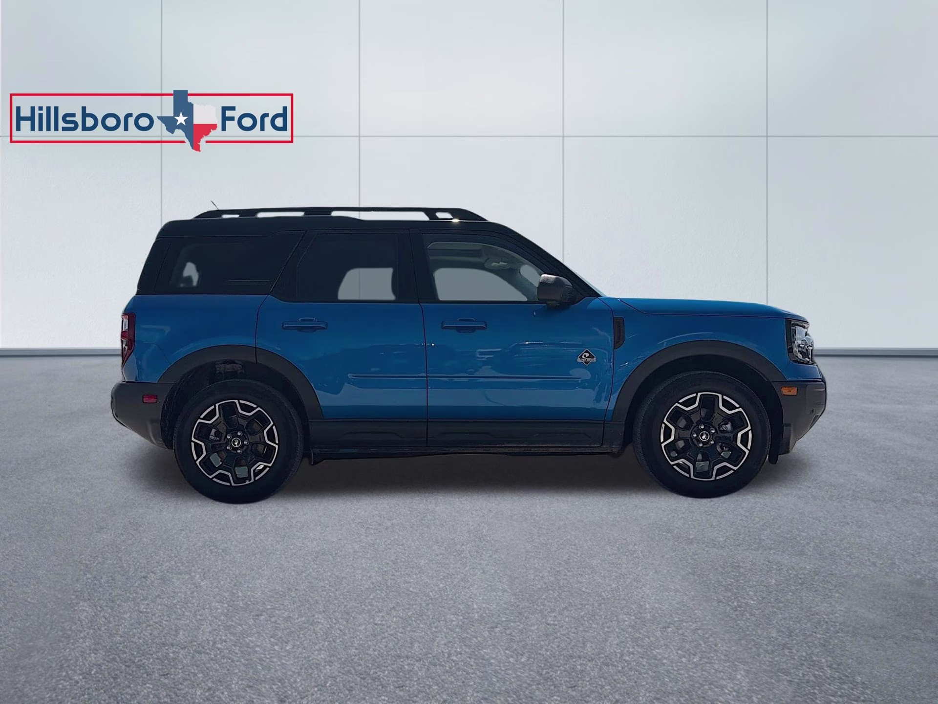2025 Velocity Blue Metallic Ford Bronco Sport Outer Banks 4X4 SUV