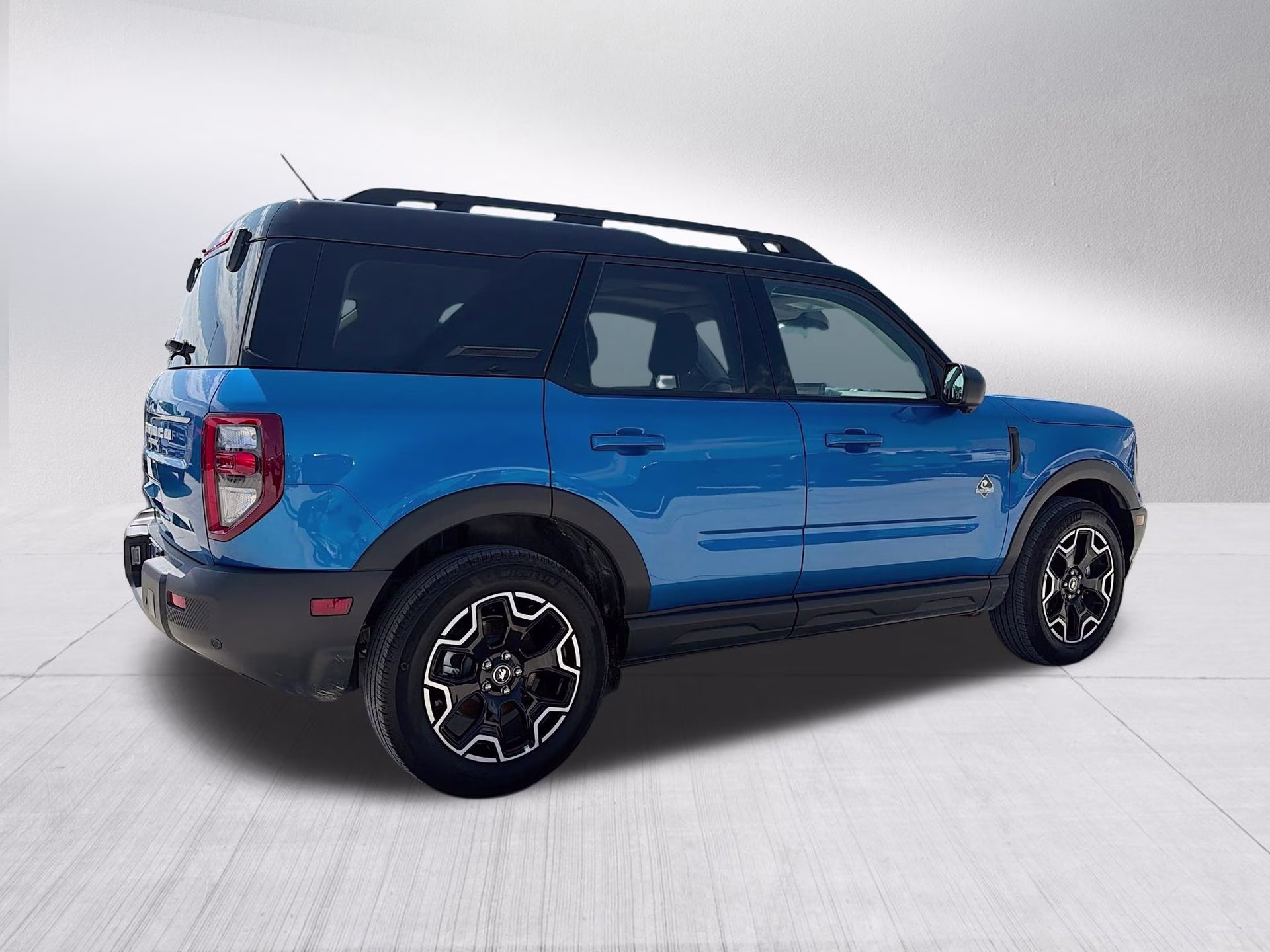 2025 Velocity Blue Metallic Ford Bronco Sport Outer Banks 4X4 SUV