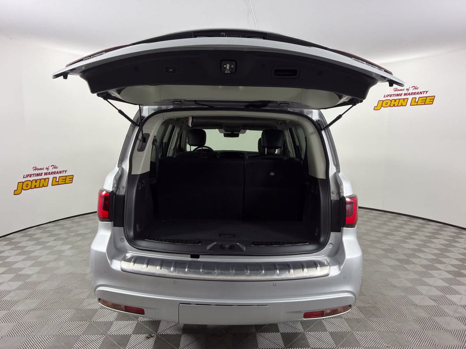 2021 Liquid Platinum INFINITI QX80 LUXE 4X4 SUV