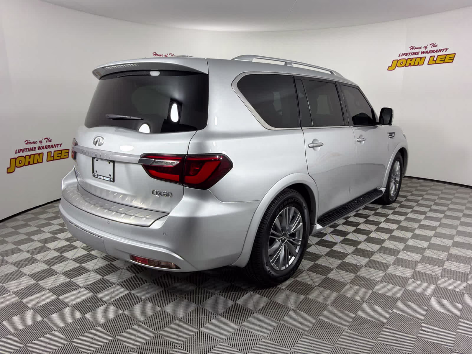 2021 Liquid Platinum INFINITI QX80 LUXE 4X4 SUV