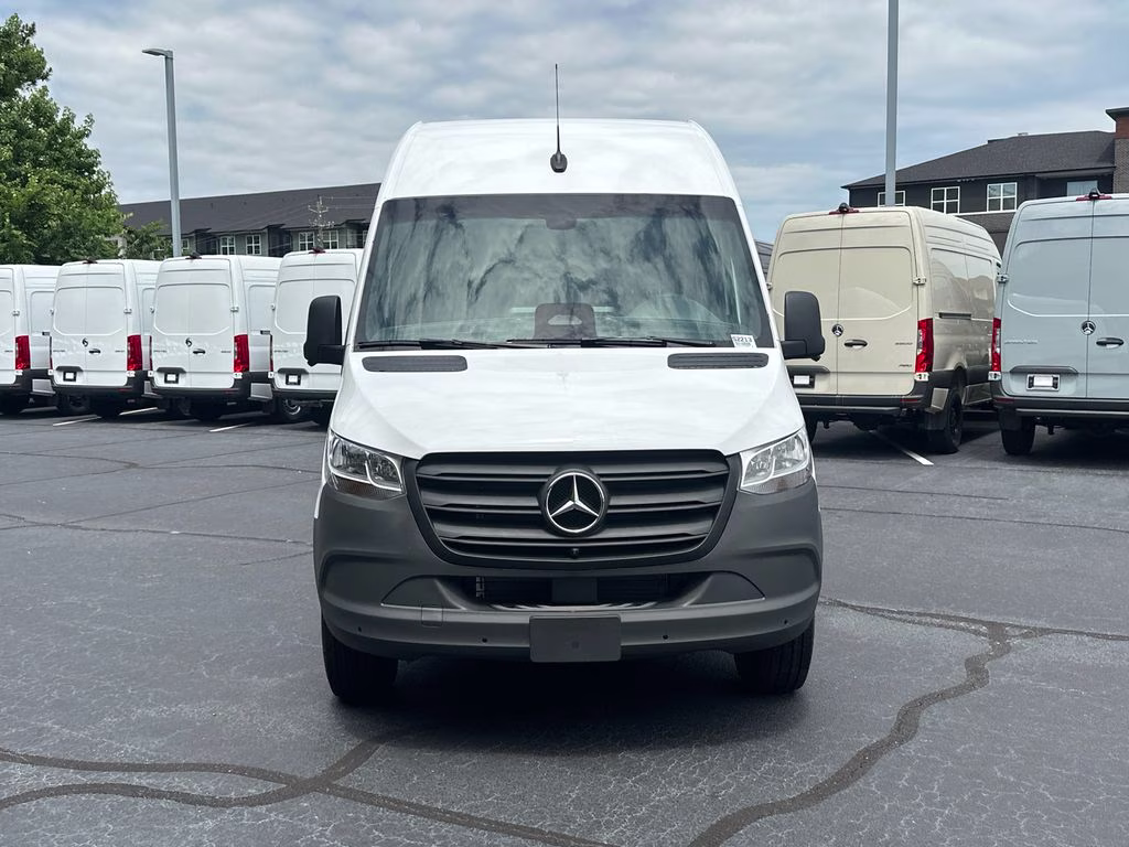 2026 Arctic Mercedes-Benz Sprinter 2500 Cargo 170 WB RWD Van