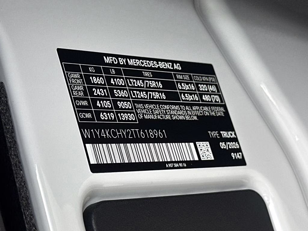 2026 Arctic Mercedes-Benz Sprinter 2500 Cargo 170 WB RWD Van