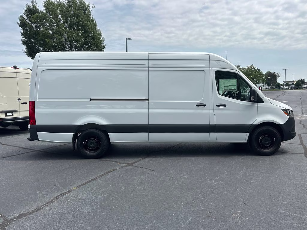2026 Arctic Mercedes-Benz Sprinter 2500 Cargo 170 WB RWD Van