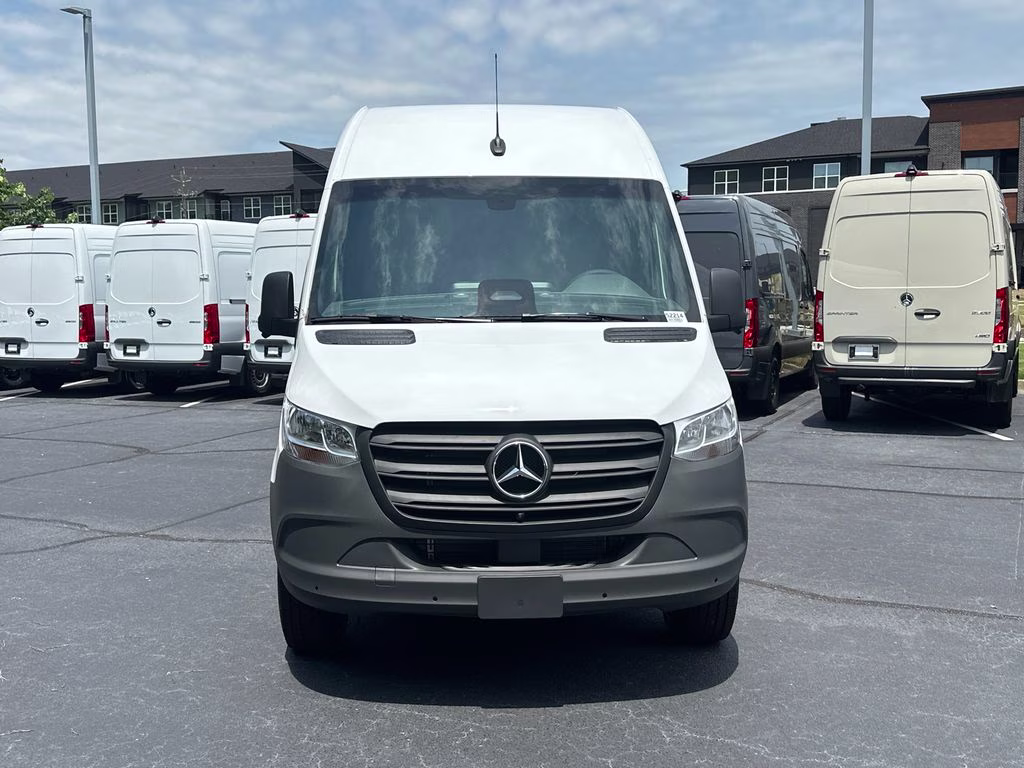 2026 Arctic Mercedes-Benz Sprinter 2500 Cargo 170 WB RWD Van