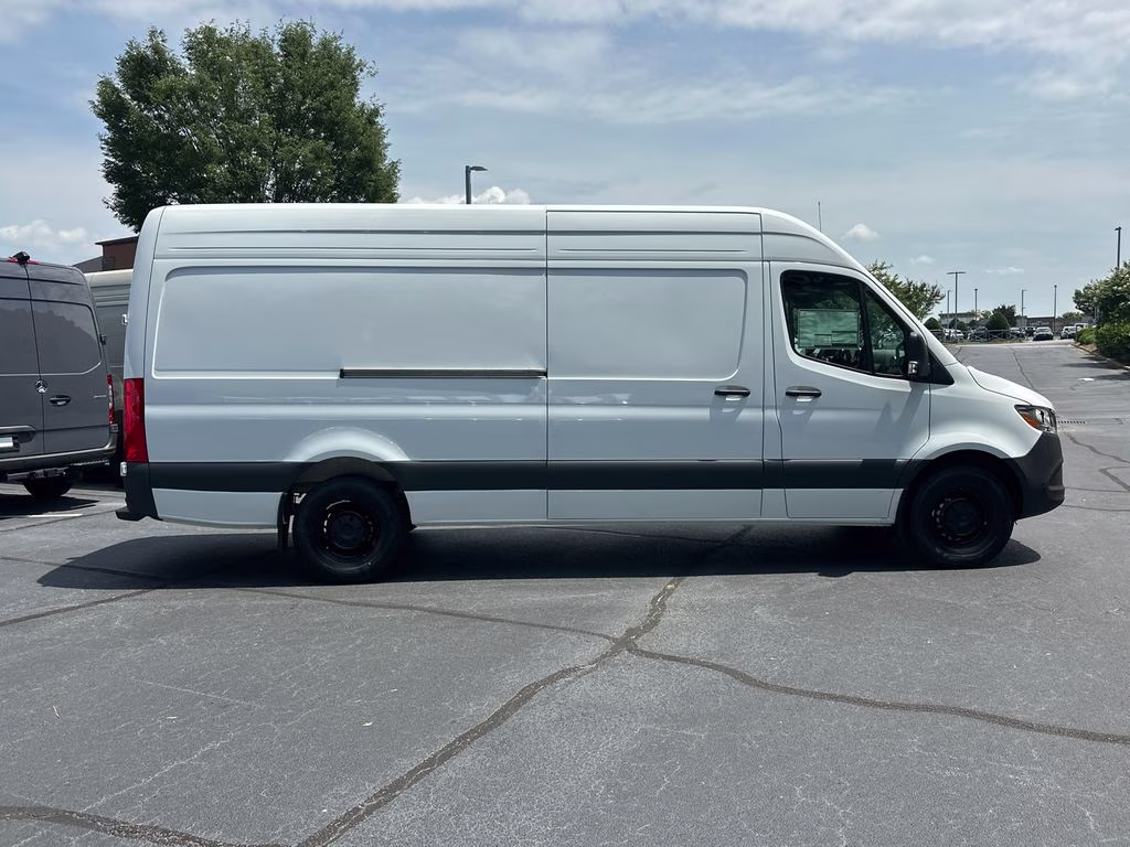 2026 Arctic Mercedes-Benz Sprinter 2500 Cargo 170 WB RWD Van