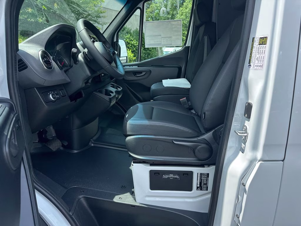2026 Arctic Mercedes-Benz Sprinter 2500 Cargo 170 WB RWD Van