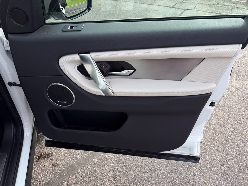 2023 White Land Rover Discovery Sport SE R-Dynamic AWD SUV