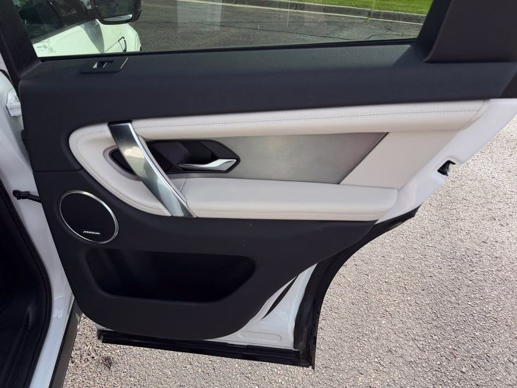 2023 White Land Rover Discovery Sport SE R-Dynamic AWD SUV