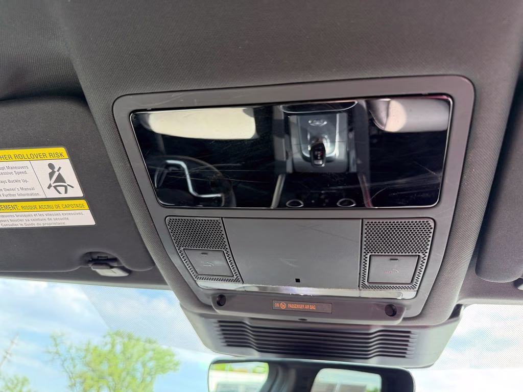 2023 White Land Rover Discovery Sport SE R-Dynamic AWD SUV