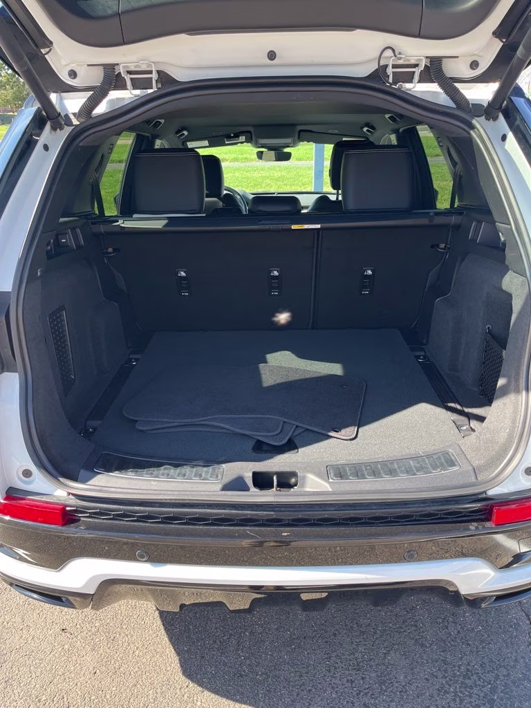 2023 White Land Rover Discovery Sport SE R-Dynamic AWD SUV
