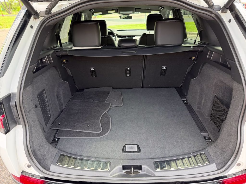2023 White Land Rover Discovery Sport SE R-Dynamic AWD SUV