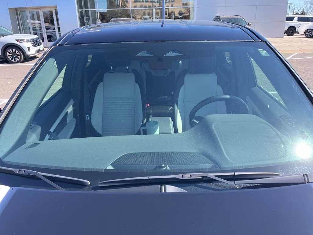2023 White Land Rover Discovery Sport SE R-Dynamic AWD SUV