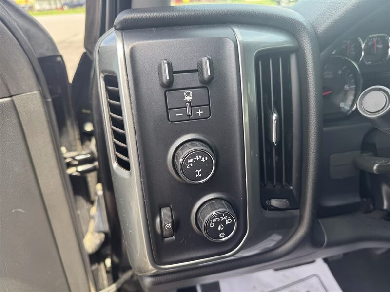 2017 Black Chevrolet Silverado 1500 LT Z71 4X4 Truck