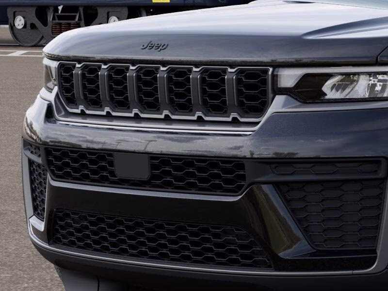 2026 Diamond Black Crystal Pearl Coat Jeep Grand Cherokee Grand Cherokee Laredo Altitude 4x4 4X4 SUV