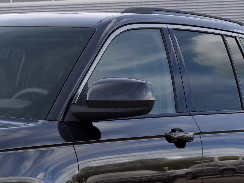 2026 Diamond Black Crystal Pearl Coat Jeep Grand Cherokee Grand Cherokee Laredo Altitude 4x4 4X4 SUV