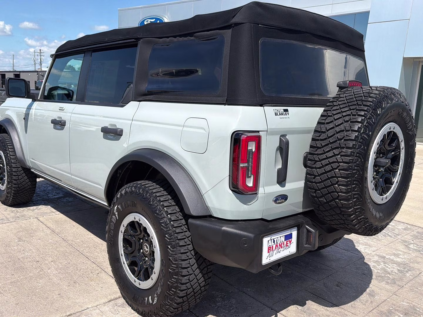 2022 Cactus Gray Ford Bronco Big Bend 4X4 SUV