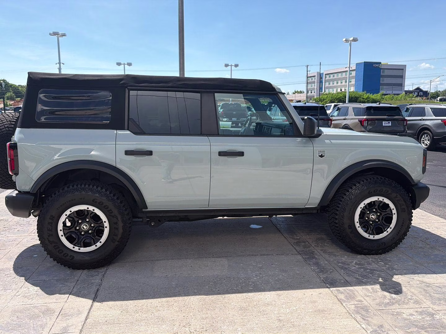 2022 Cactus Gray Ford Bronco Big Bend 4X4 SUV