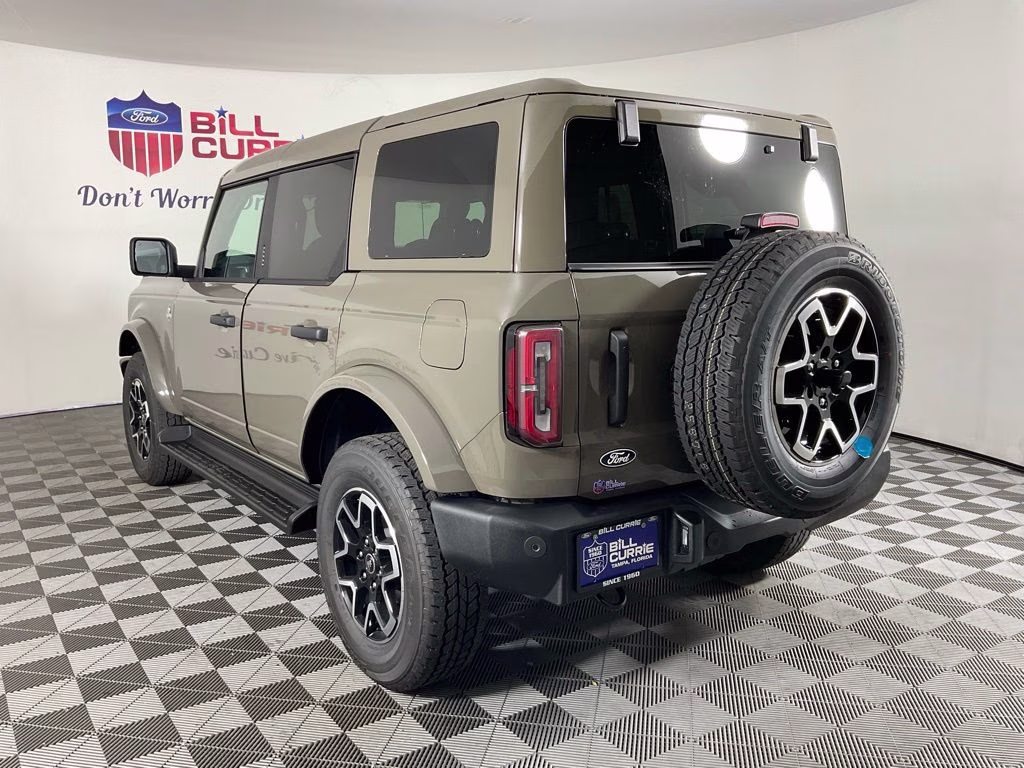 2026 Gray Ford Bronco Outer Banks 4X4 SUV