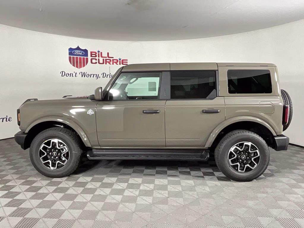 2026 Gray Ford Bronco Outer Banks 4X4 SUV