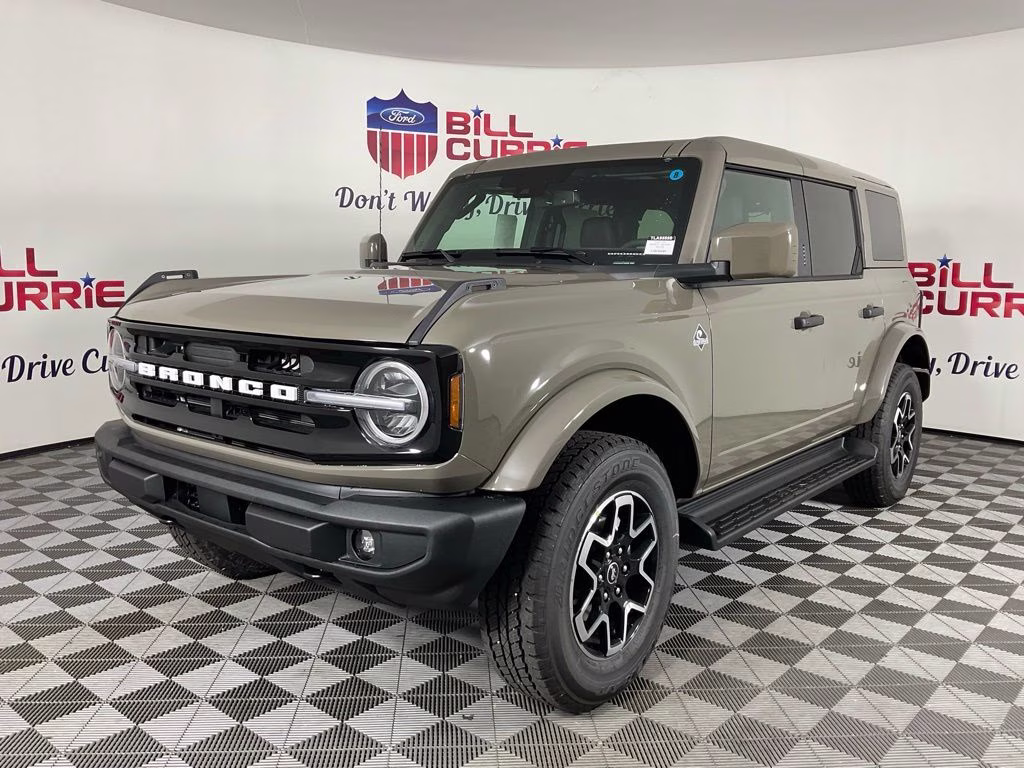 2026 Gray Ford Bronco Outer Banks 4X4 SUV
