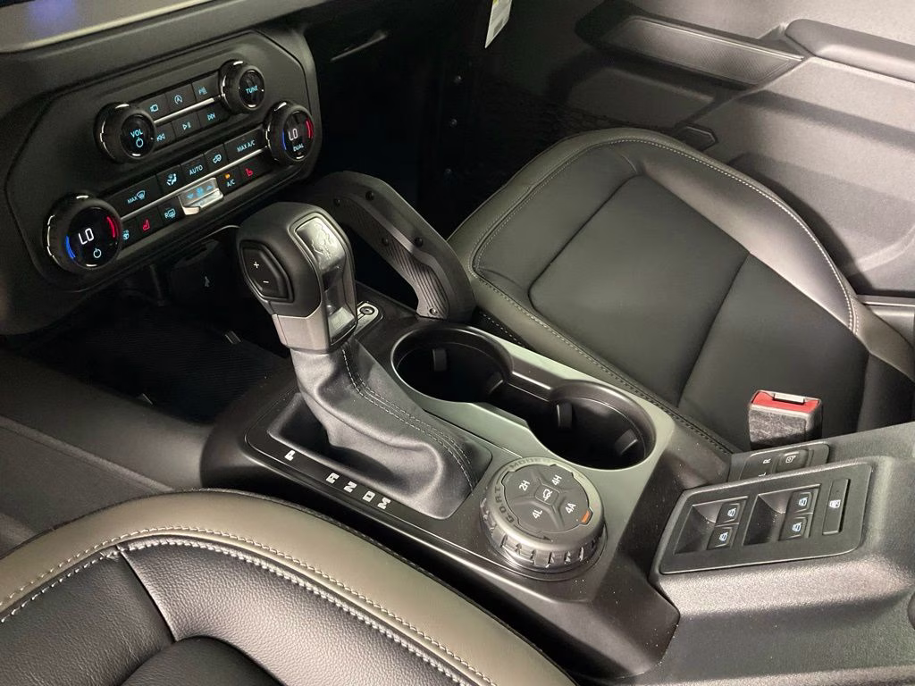 2026 Shadow Black Ford Bronco Outer Banks 4X4 SUV