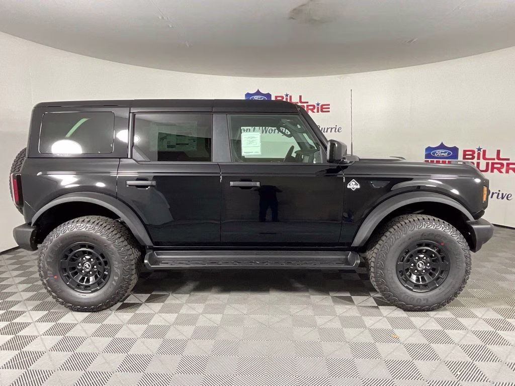 2026 Shadow Black Ford Bronco Outer Banks 4X4 SUV