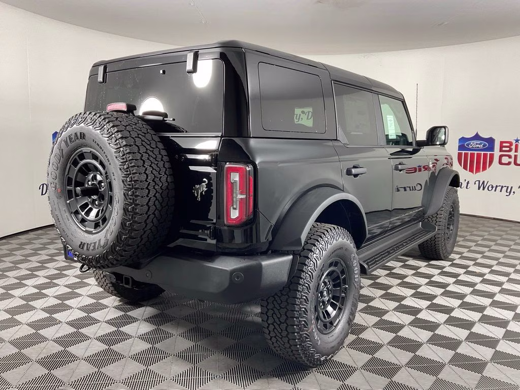 2026 Shadow Black Ford Bronco Outer Banks 4X4 SUV