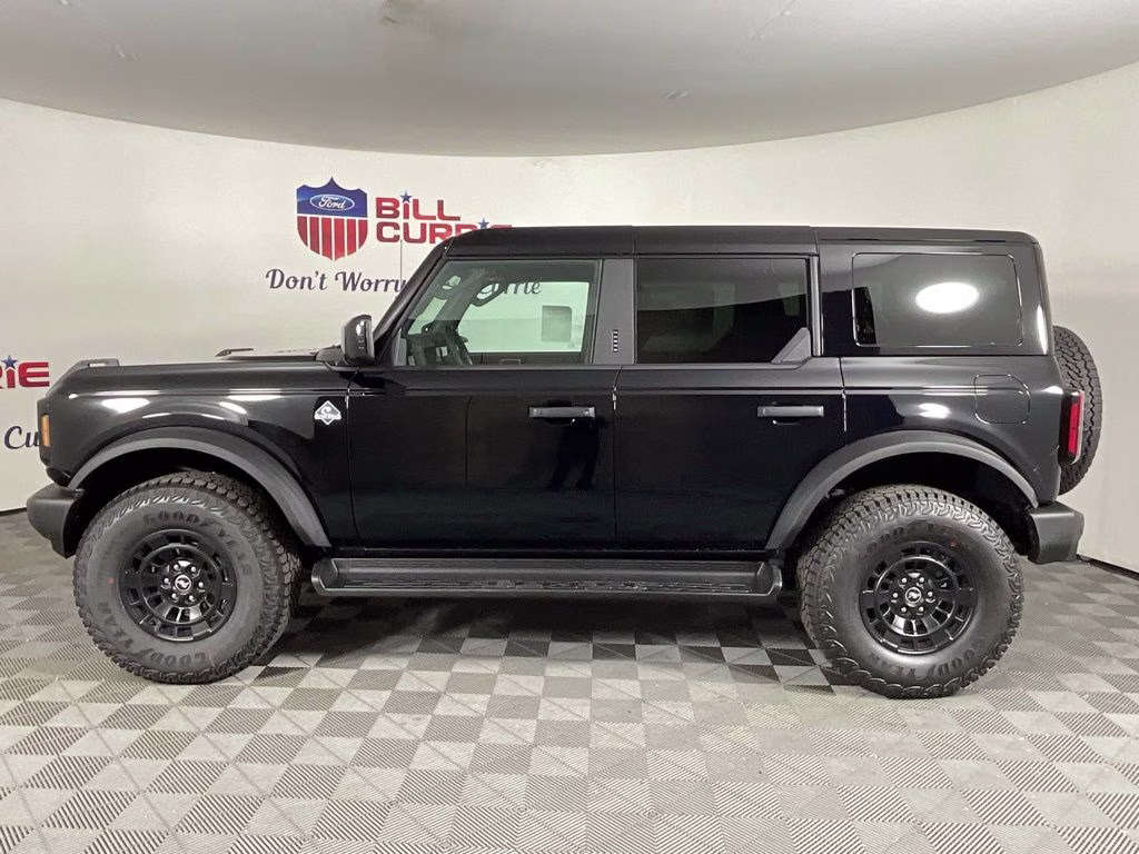 2026 Shadow Black Ford Bronco Outer Banks 4X4 SUV