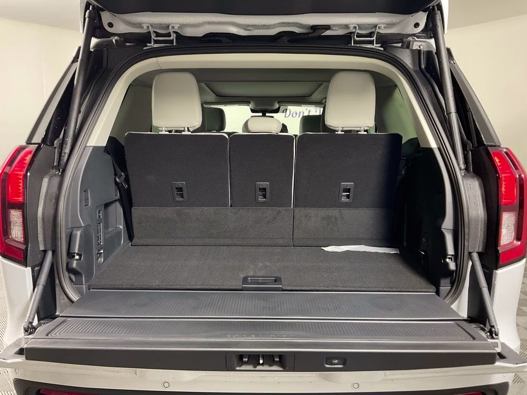 2026 Silver Metallic Ford Expedition Active RWD SUV