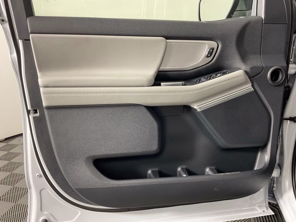 2026 Silver Metallic Ford Expedition Active RWD SUV