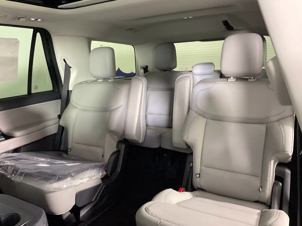 2026 Silver Metallic Ford Expedition Active RWD SUV