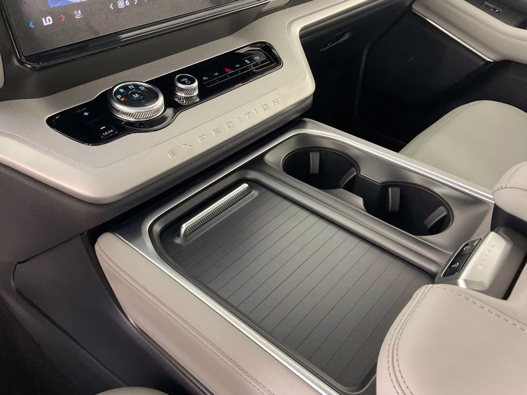 2026 Silver Metallic Ford Expedition Active RWD SUV
