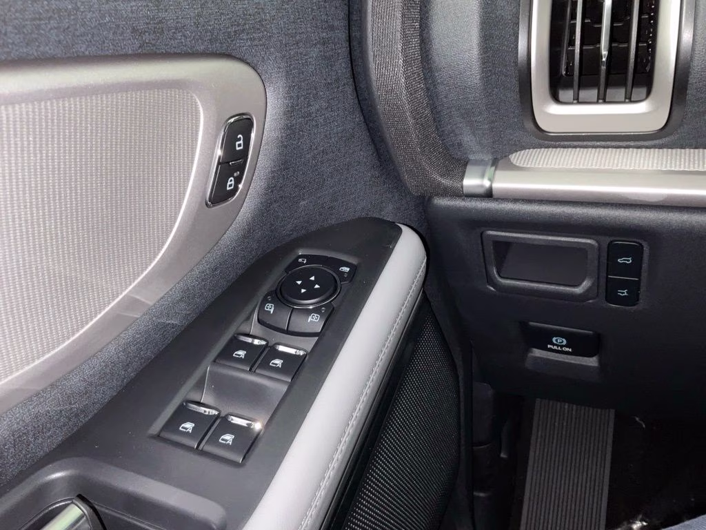 2026 Silver Metallic Ford Expedition Active RWD SUV