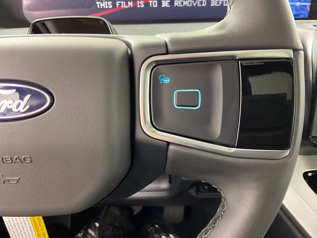 2026 Silver Metallic Ford Expedition Active RWD SUV