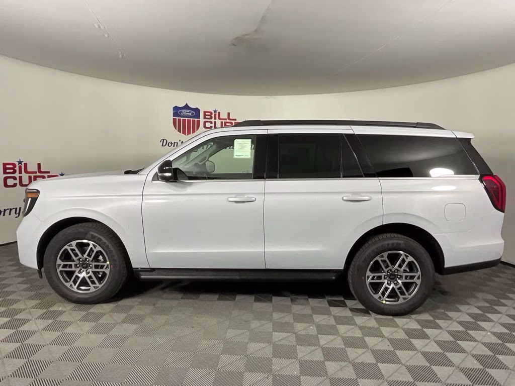 2026 Silver Metallic Ford Expedition Active RWD SUV