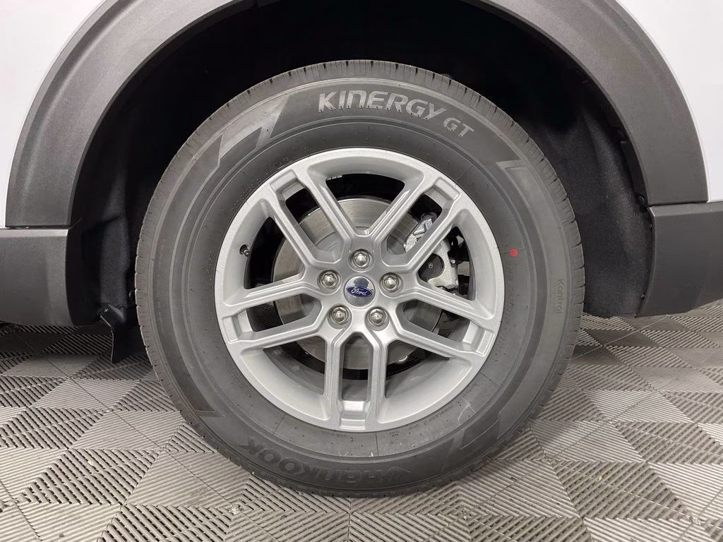 2026 White Ford Explorer Active RWD SUV